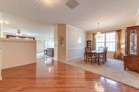 1900 Eton Dr, Hoffman Estates, IL 60192 photo 9