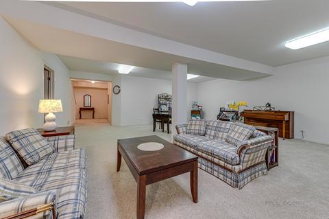 1900 Eton Dr, Hoffman Estates, IL 60192 photo 25