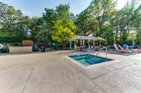 1900 Eton Dr, Hoffman Estates, IL 60192 photo 37