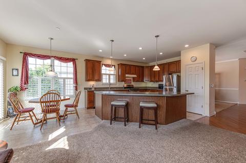 1900 Eton Dr, Hoffman Estates, IL 60192 photo 12
