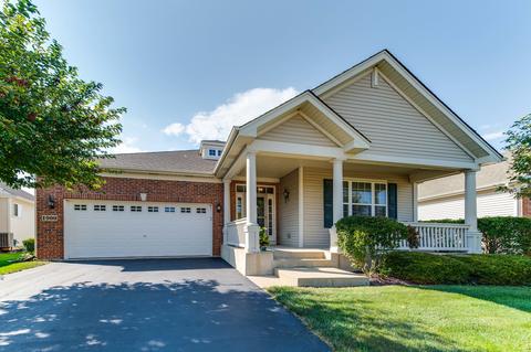 1900 Eton Dr, Hoffman Estates, IL 60192 photo 1