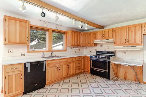 207 Pine St, Delavan, IL 61734 photo 4