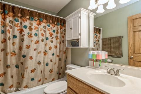 820 Royal Dr, Mchenry, IL 60050 photo 9