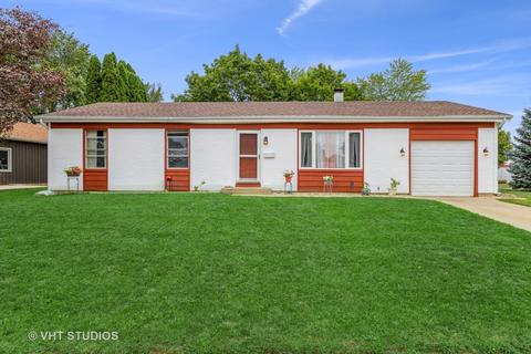 820 Royal Dr, Mchenry, IL 60050 photo 2