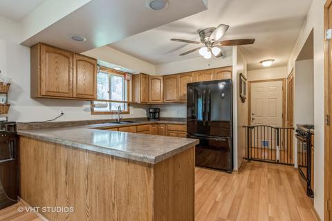 820 Royal Dr, Mchenry, IL 60050 photo 6