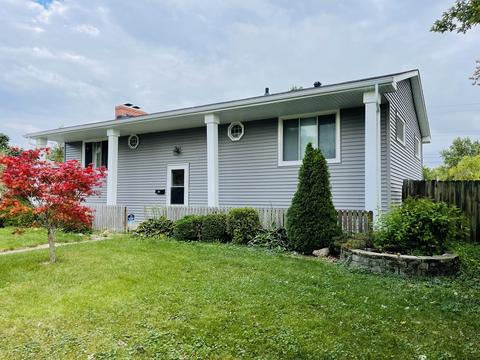 103 Radliff Rd, Bloomington, IL 61701 photo 2