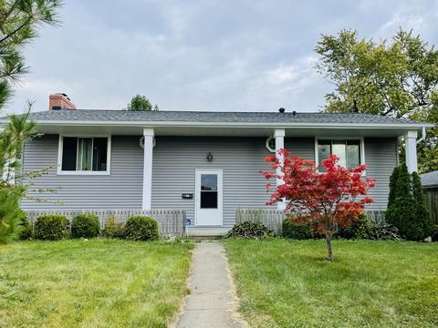 103 Radliff Rd, Bloomington, IL 61701 photo 1