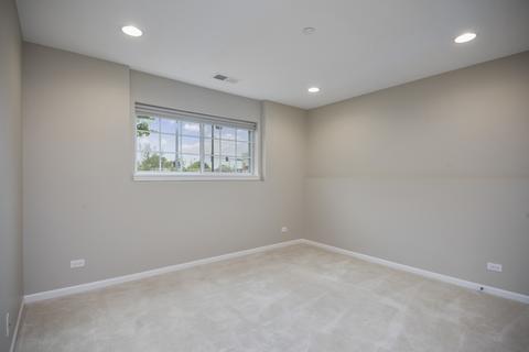 100 Lexington Ln, Rolling Meadows, IL 60008 photo 14