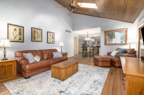 2445 Harbor Ct, Aurora, IL 60504 photo 6