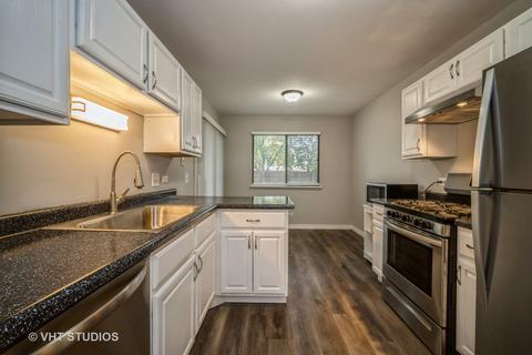 1112 Scanlon Dr #A1, Wheeling, IL 60090 photo 2