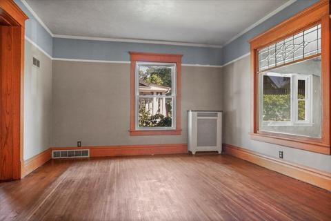 263 E First St, El Paso, IL 61738 photo 3