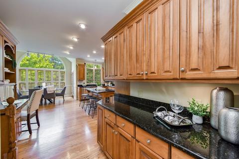 1580 Camden Pl, Wheaton, IL 60189 photo 8
