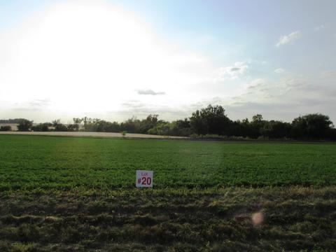 1335 Colonial Dr, Lee, IL 60530 photo 1