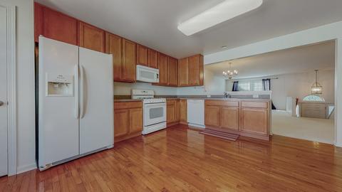 2422 Emily Ln, Elgin, IL 60124 photo 2