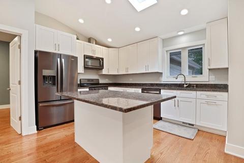 2561 Suffield St, Des Plaines, IL 60016 photo 8