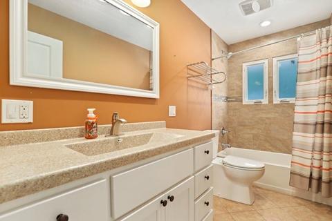 2561 Suffield St, Des Plaines, IL 60016 photo 18