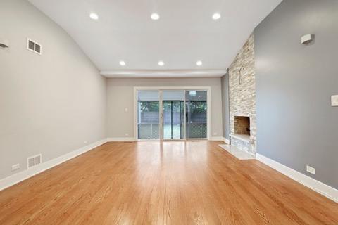 2561 Suffield St, Des Plaines, IL 60016 photo 3
