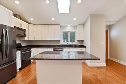 2561 Suffield St, Des Plaines, IL 60016 photo 10