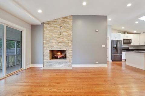 2561 Suffield St, Des Plaines, IL 60016 photo 6