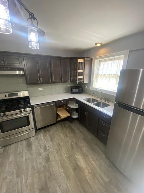 9529 S Prairie Ave, Chicago, IL 60628 photo 8