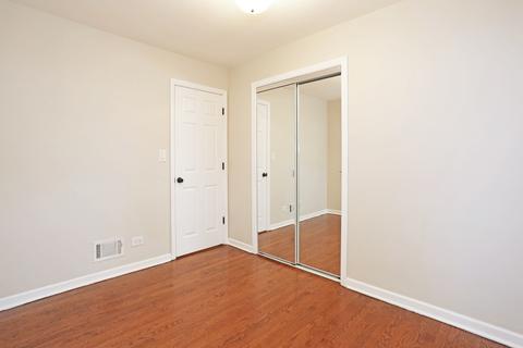 210 N Main St, Mount Prospect, IL 60056 photo 12