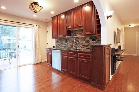 210 N Main St, Mount Prospect, IL 60056 photo 8