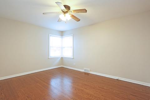 210 N Main St, Mount Prospect, IL 60056 photo 15