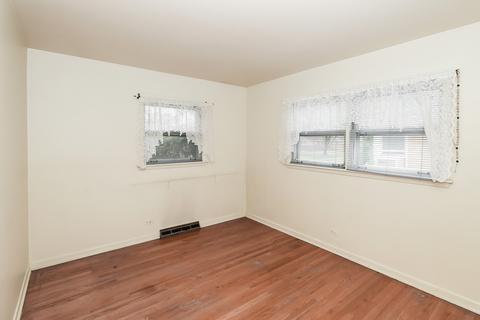 449 Vassar Ln, Des Plaines, IL 60016 photo 14