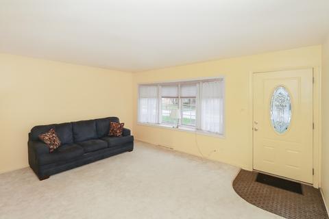 449 Vassar Ln, Des Plaines, IL 60016 photo 4
