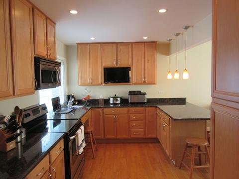 2757 W Farwell Ave, Chicago, IL 60645 photo 5