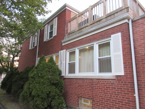 2757 W Farwell Ave, Chicago, IL 60645 photo 3