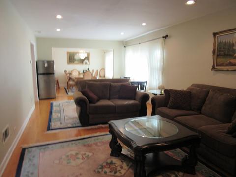 2757 W Farwell Ave, Chicago, IL 60645 photo 12