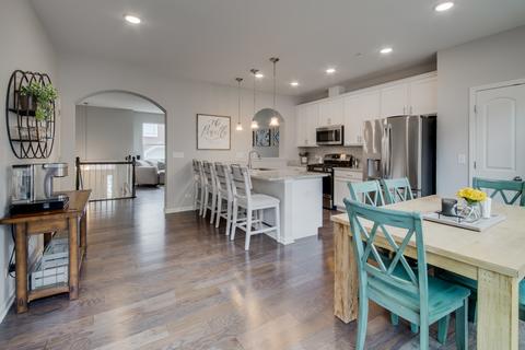 1114 Evergreen Ave, Des Plaines, IL 60016 photo 2