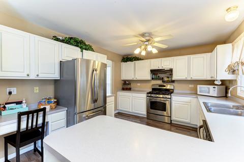 1815 Olde Mill Rd, Plainfield, IL 60586 photo 9