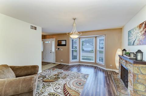 1815 Olde Mill Rd, Plainfield, IL 60586 photo 5