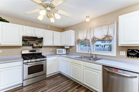1815 Olde Mill Rd, Plainfield, IL 60586 photo 8