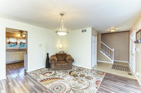 1815 Olde Mill Rd, Plainfield, IL 60586 photo 4