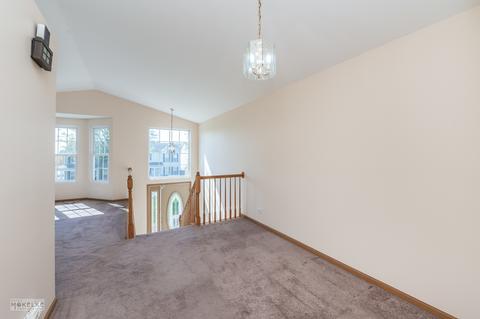 945 Symphony Dr, Aurora, IL 60504 photo 9