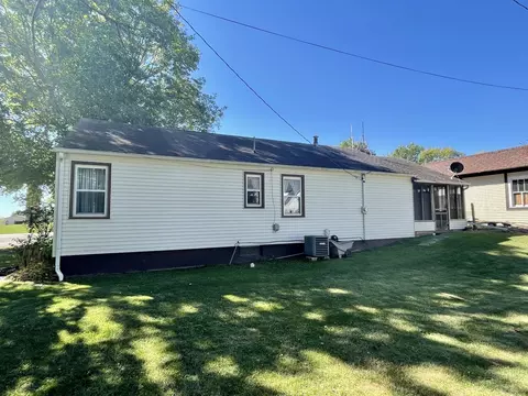 209 W Maple Ave, Manlius, IL 61338 photo 22