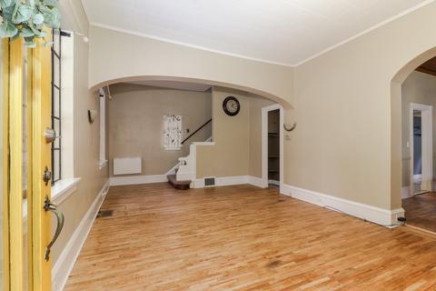 1004 Summit St, Bloomington, IL 61701 photo 2