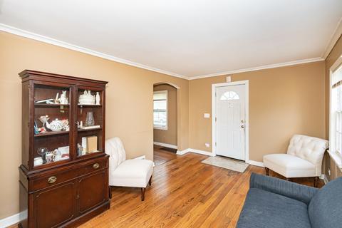 229 E Washington St, Des Plaines, IL 60016 photo 9