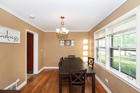 229 E Washington St, Des Plaines, IL 60016 photo 4