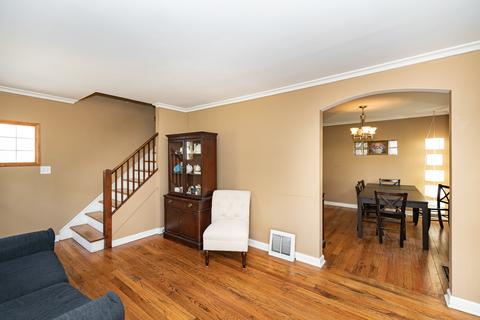 229 E Washington St, Des Plaines, IL 60016 photo 2