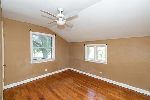 229 E Washington St, Des Plaines, IL 60016 photo 18