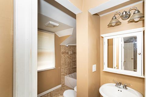 229 E Washington St, Des Plaines, IL 60016 photo 12