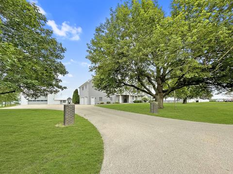 652 W Florence Rd, Freeport, IL 61032 photo 6