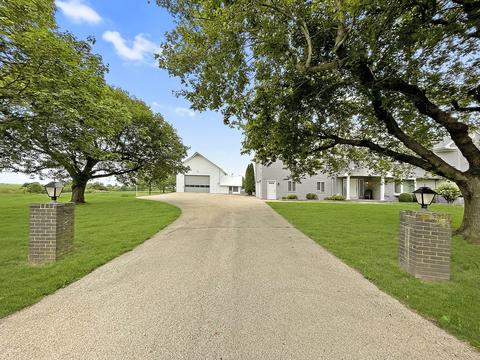 652 W Florence Rd, Freeport, IL 61032 photo 8