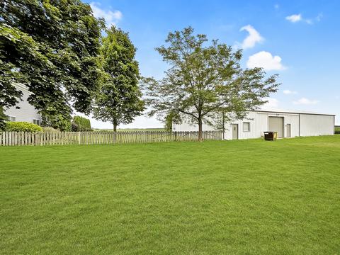 652 W Florence Rd, Freeport, IL 61032 photo 9