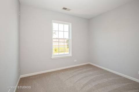 104 Millers Xing, Itasca, IL 60143 photo 8