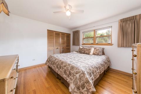 705 Howard Ave, Des Plaines, IL 60016 photo 9